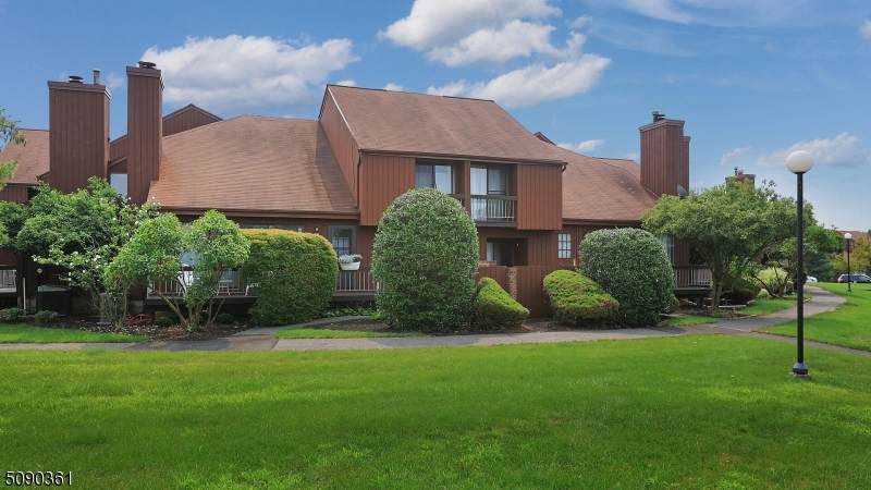 26 Bloomingdale - Photo 1