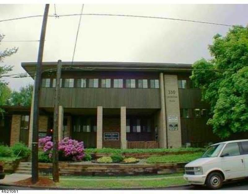 330 Livingston Ave - Photo 1