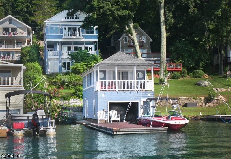 307 Lakeside Blvd - Photo 1