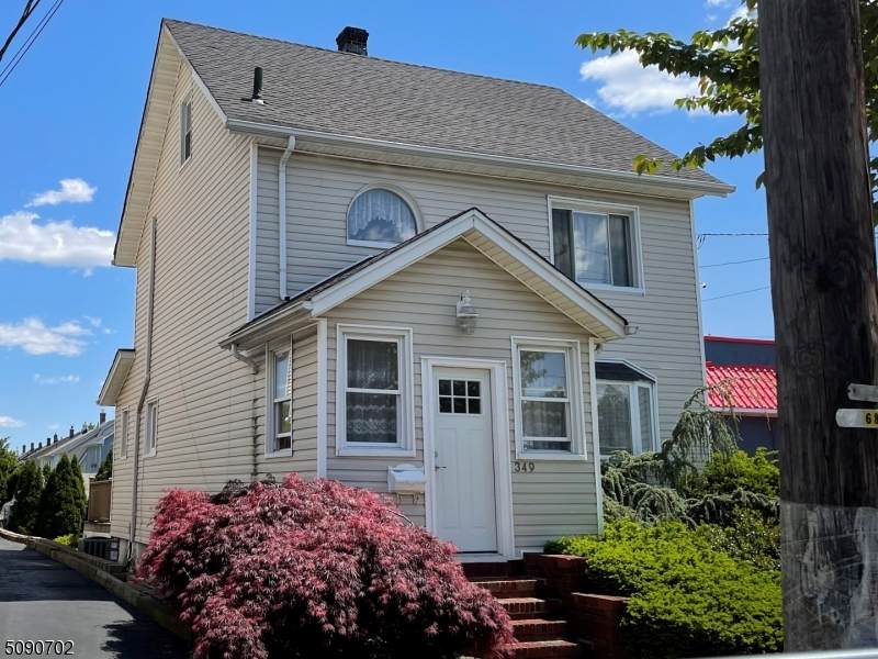 349 Lakeview Ave - Photo 1