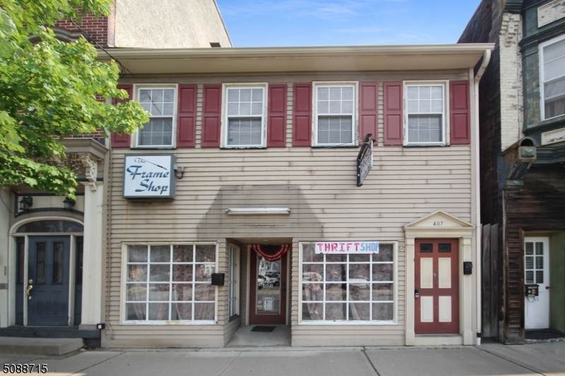 405 S Main St - Photo 1