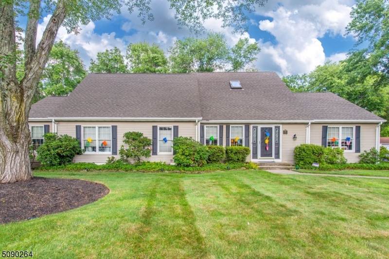 84 W Parkway - Photo 1