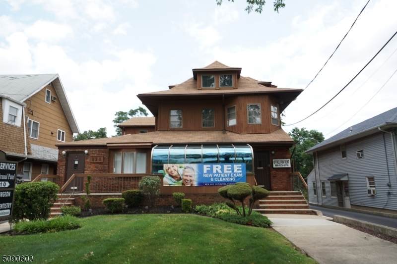 924 N Wood Ave - Photo 1
