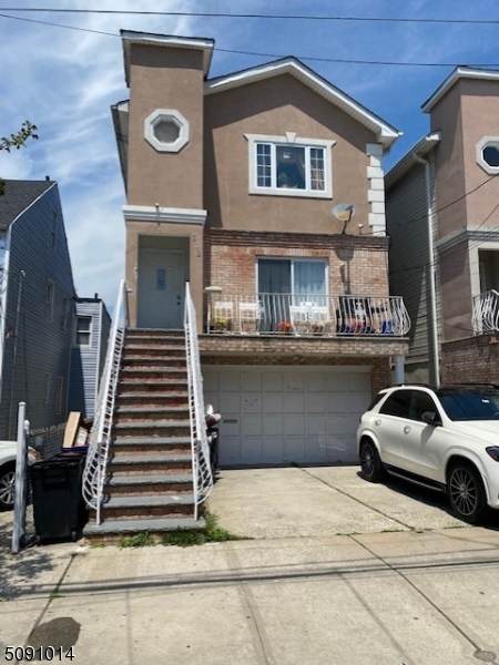 512 6Th St - Photo 1