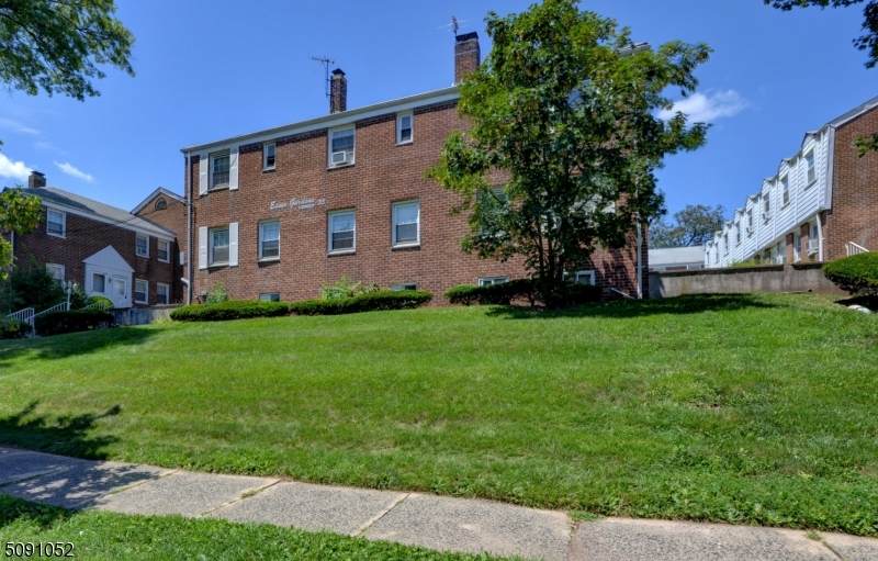 33 High St - Photo 1