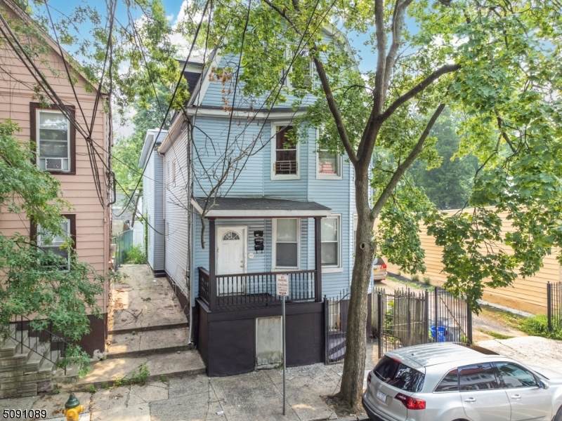 124 Sunset Ave - Photo 1
