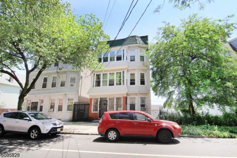 130 Milford Ave - Photo 1