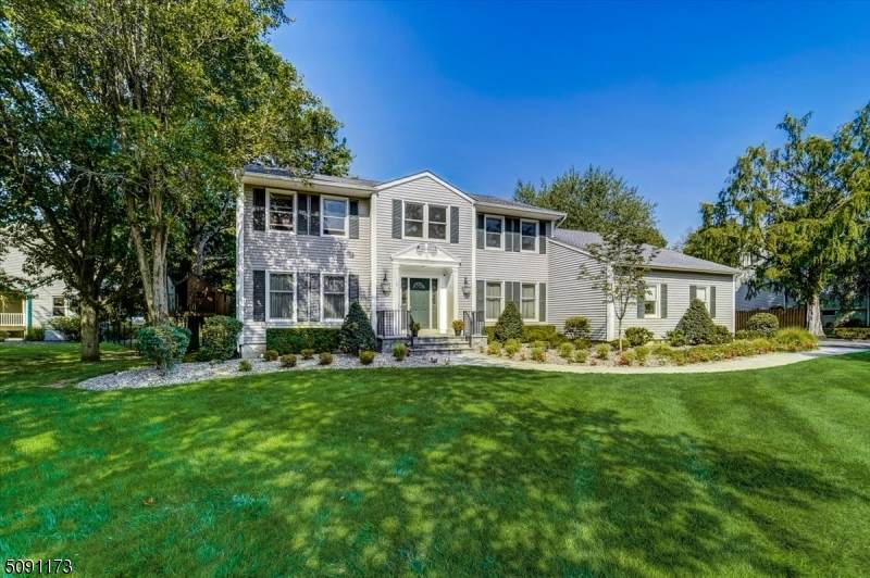 811 Dow Rd - Photo 1