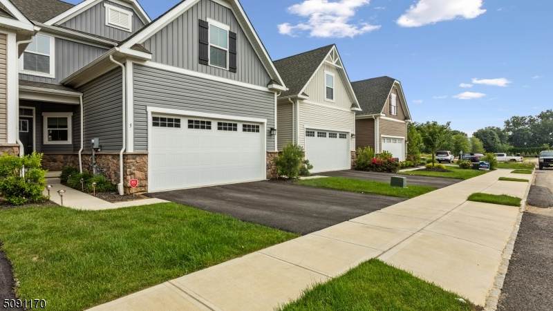 5 Harrier Ln - Photo 1