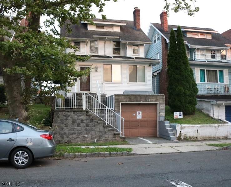105 Ella St - Photo 1