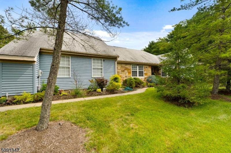 13 Melborn Dr - Photo 1