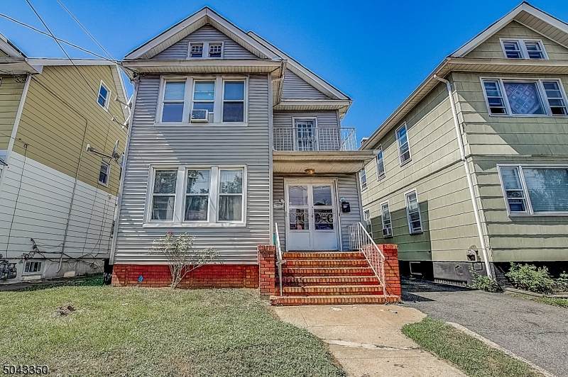 725 Jersey Ave - Photo 1