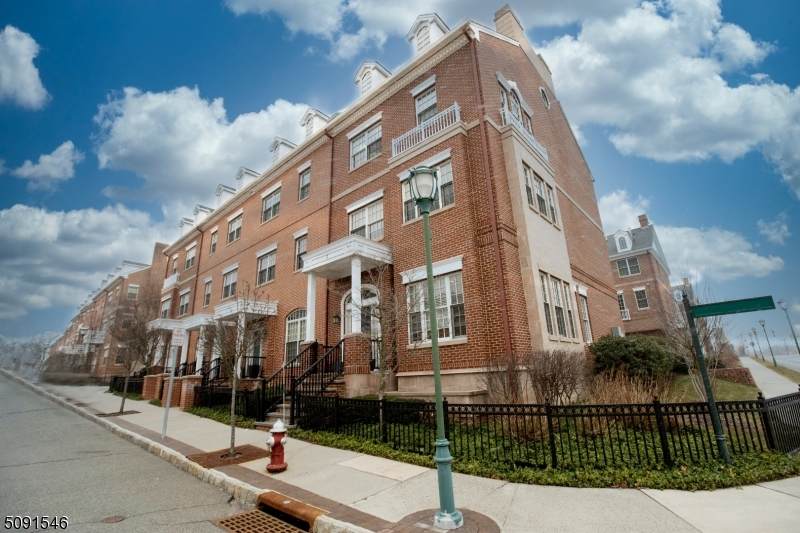 2 Carillon Cir - Photo 1