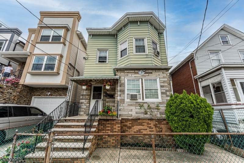 232 Rankin St - Photo 1