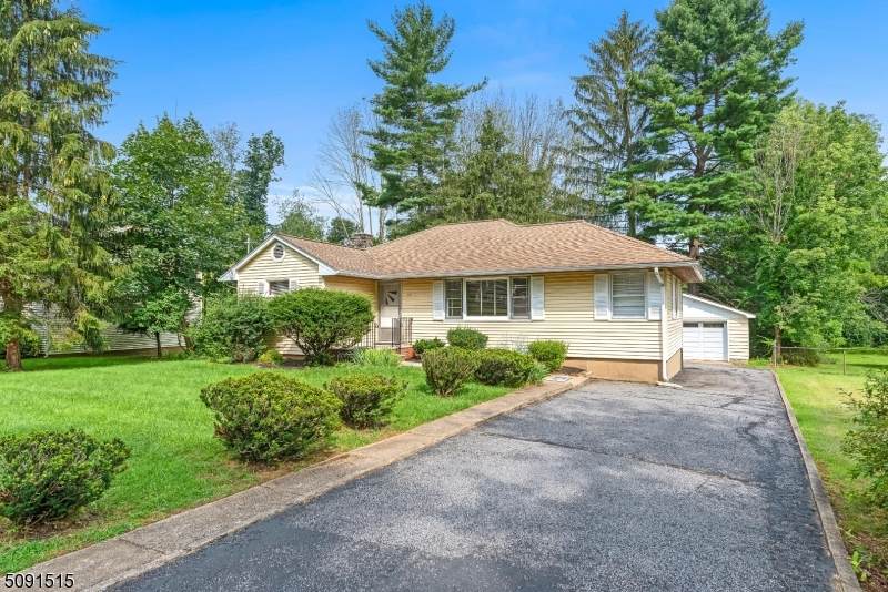 10 Center Ln - Photo 1