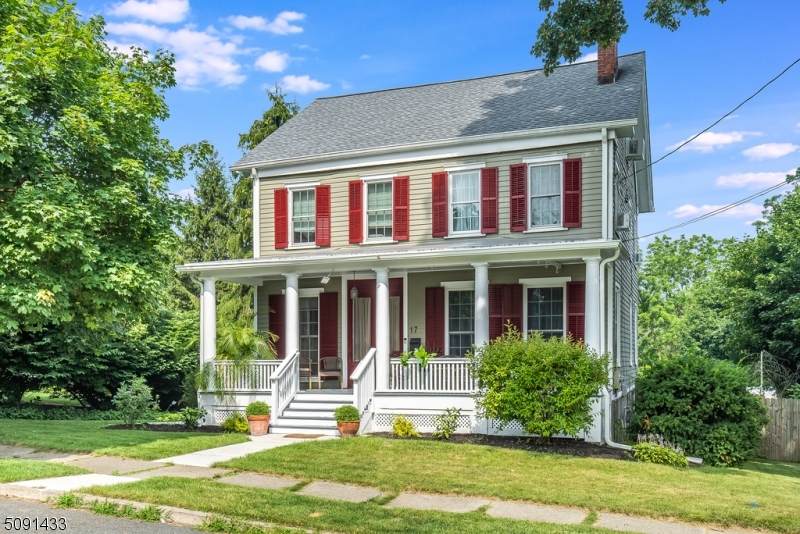 17 Linwood Ave - Photo 1