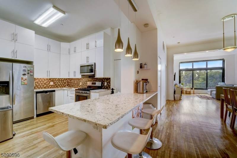 518 Gregory - Photo 1