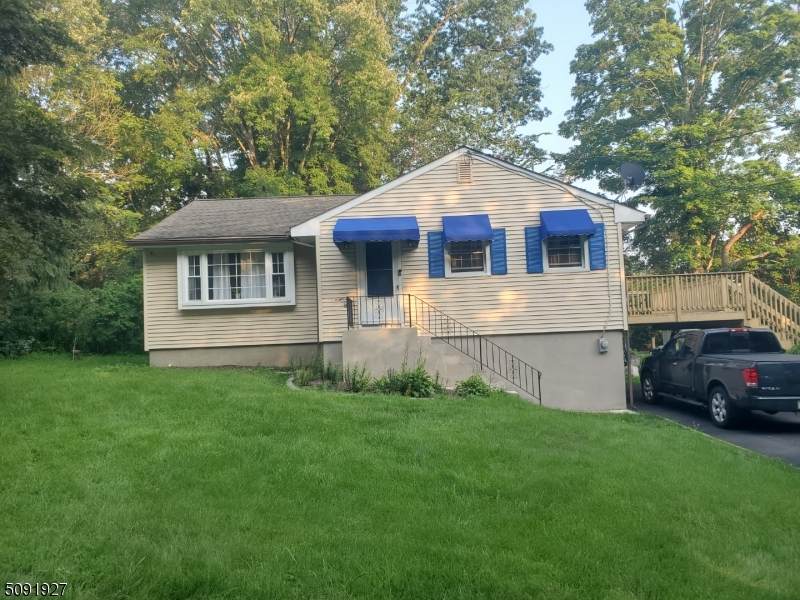 4 Pierson Dr - Photo 1