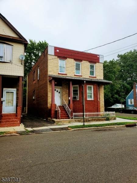 600 Lincoln St - Photo 1