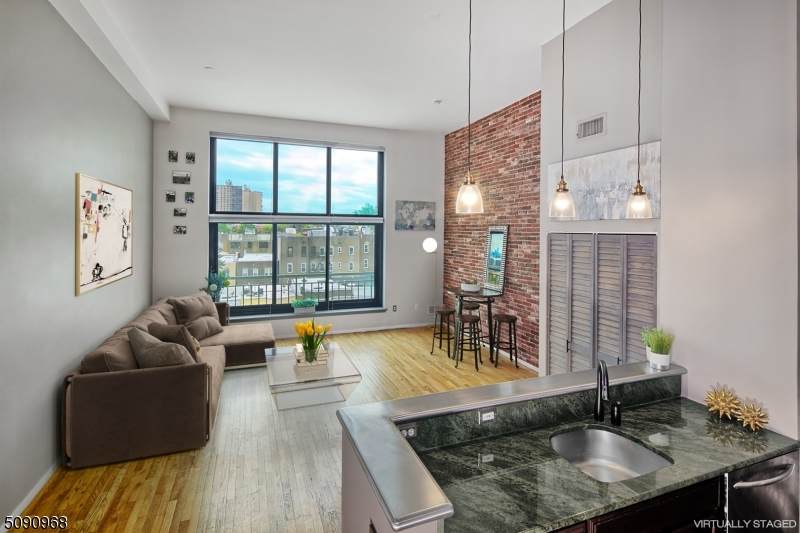 518 Gregory - Photo 1