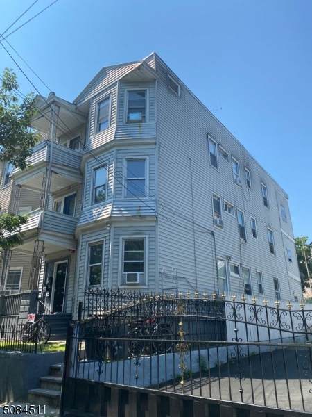 135 Marion St - Photo 1
