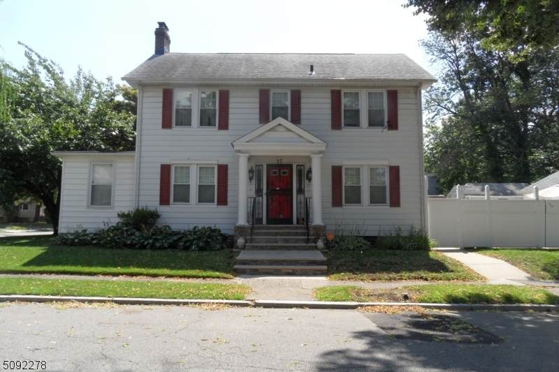 17 Lafayette Ave - Photo 1