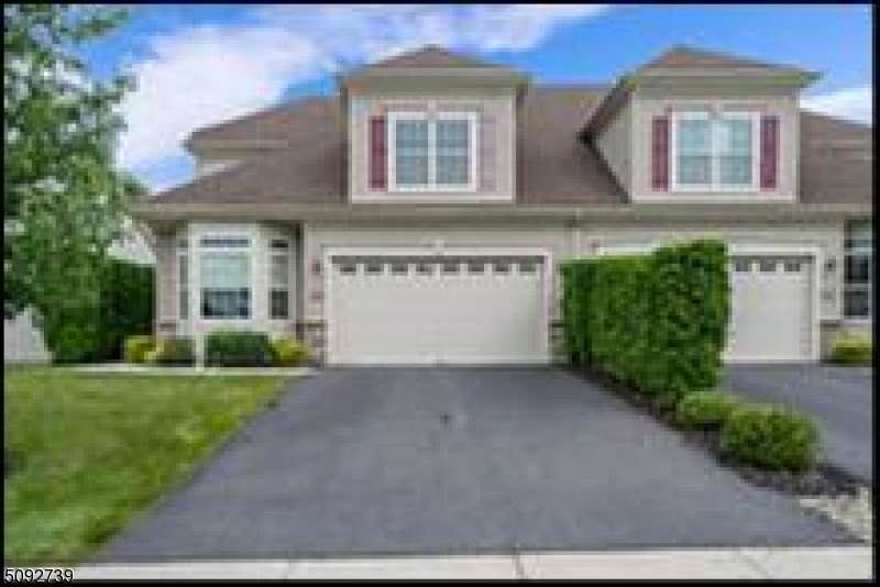 535 Edward St - Photo 1