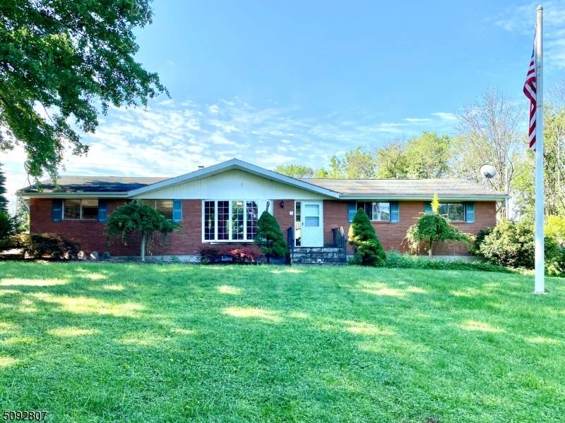 6 Rolling Hill Ln - Photo 1