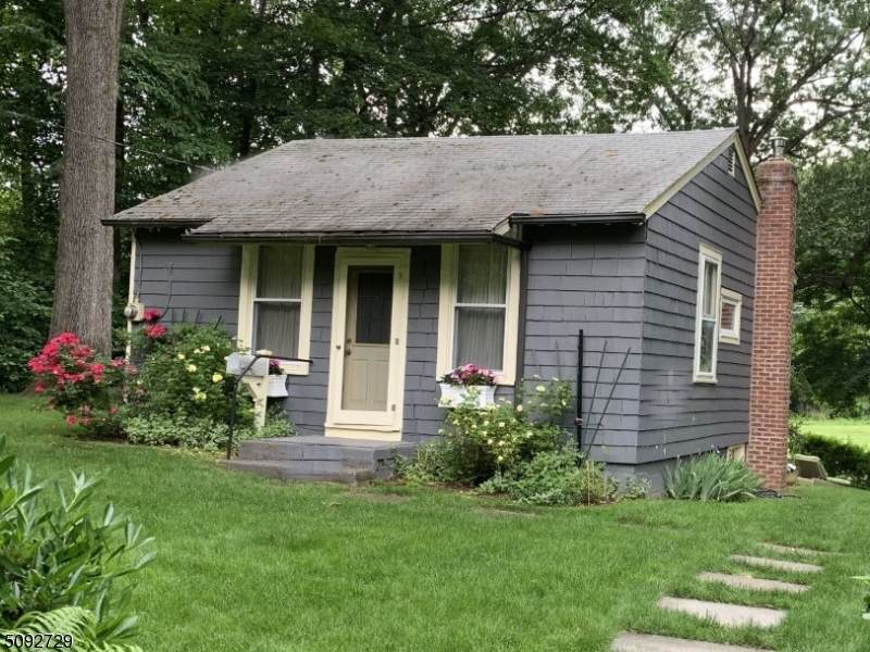 18 School Avenue - Photo 1