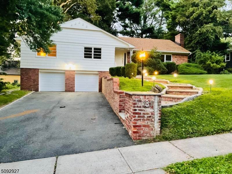 131 Raymond Ave - Photo 1