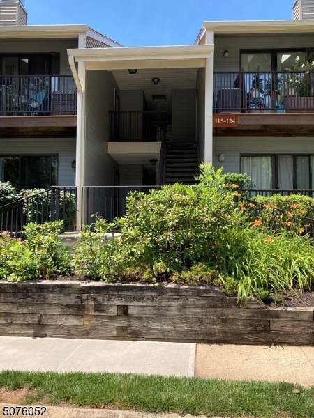 119 Irving Pl - Photo 1
