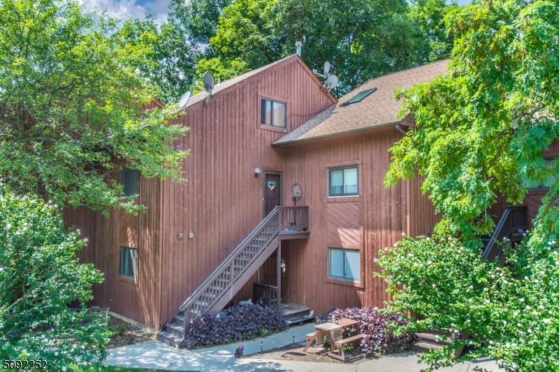 4 Augusta Dr - Photo 1
