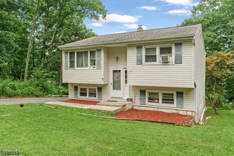 19 Harris Ave - Photo 1