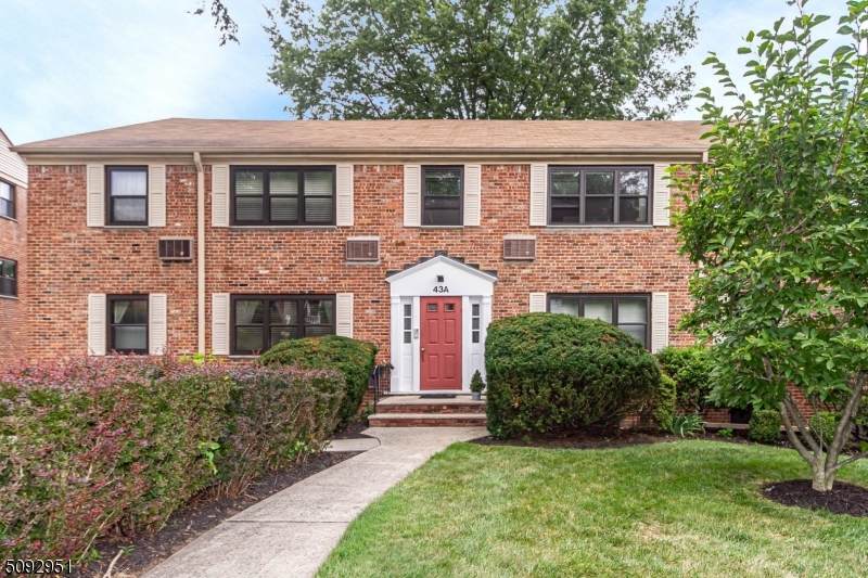 43 Sandra Circle - Photo 1