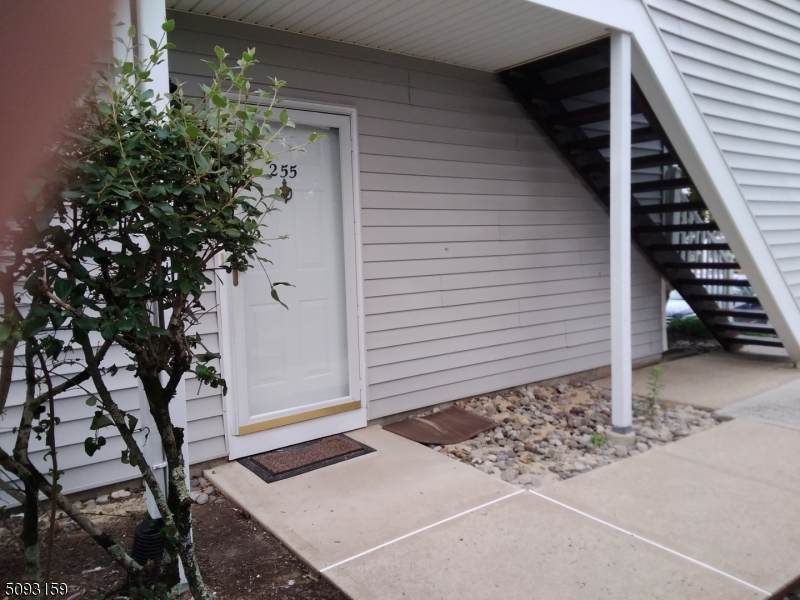 255 Nuthatch Ct - Photo 1