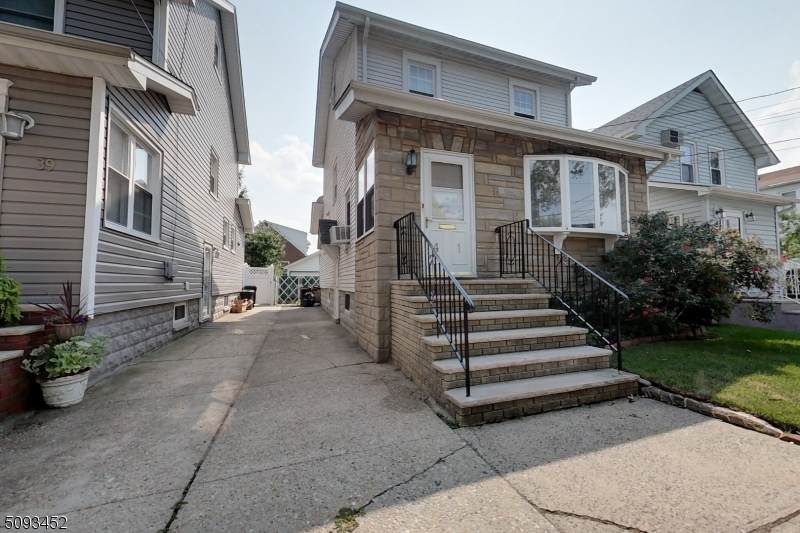 41 Arlington Blvd - Photo 1