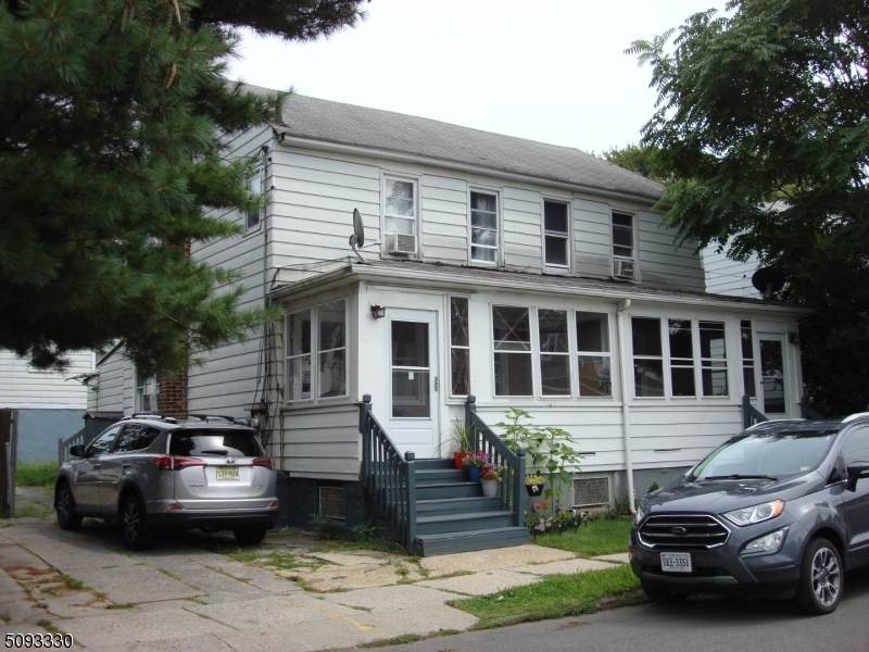 275 Raritan St - Photo 1