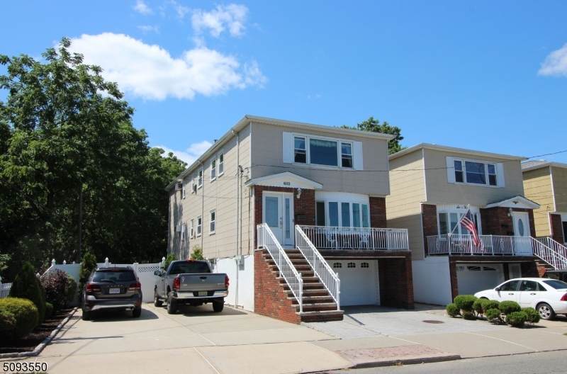 601 Schuyler Ave - Photo 1