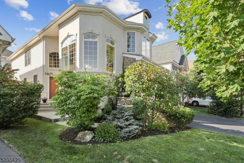 226 Throwbridge Dr - Photo 1