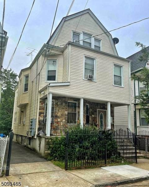 30 Hinsdale Pl - Photo 1