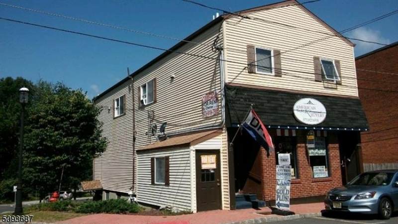 10 Main St - Photo 1