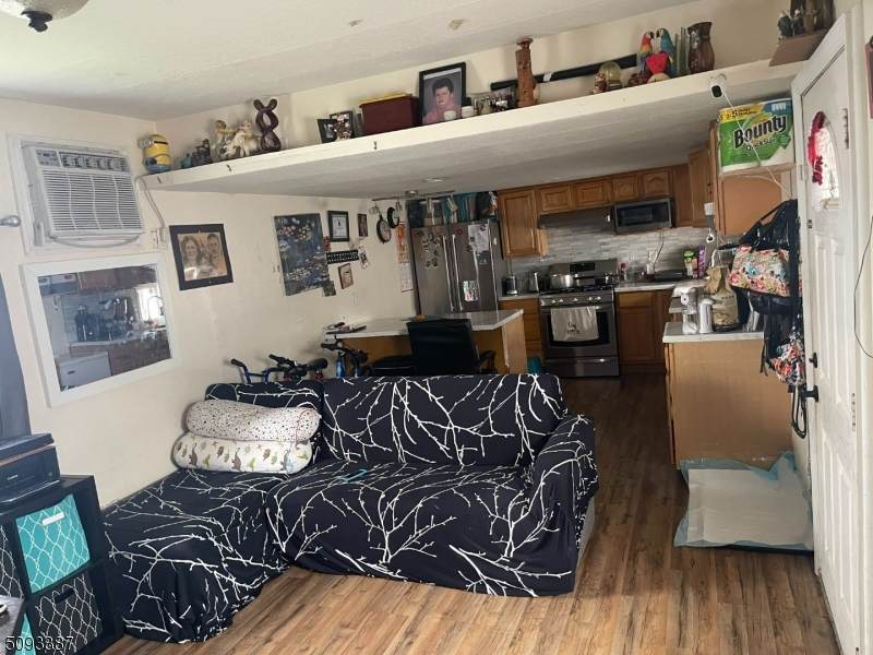 190 West 24th St - Photo 1