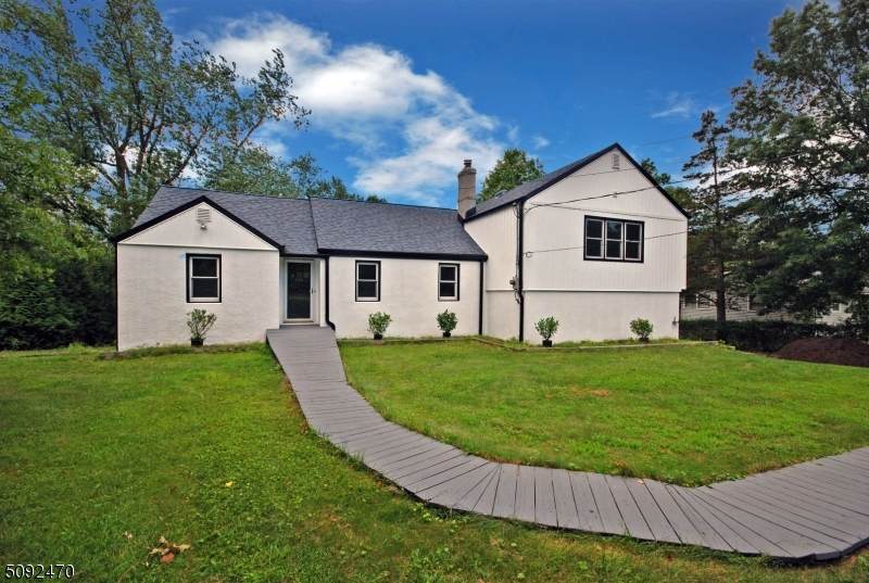 934 Washington Valley Rd - Photo 1