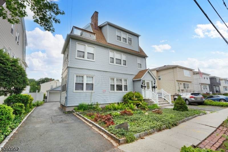 72 Manchester Pl - Photo 1