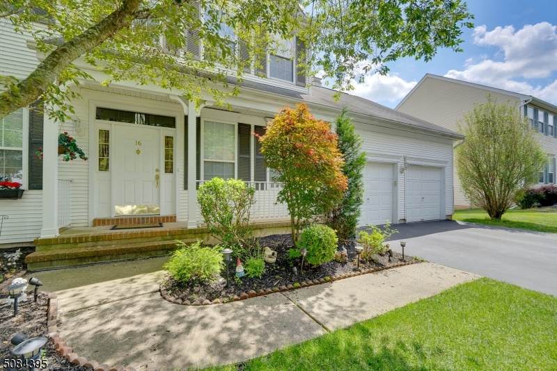 16 Captains Woods Rd - Photo 1