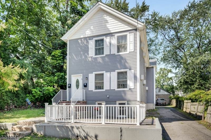 6 Charles St - Photo 1