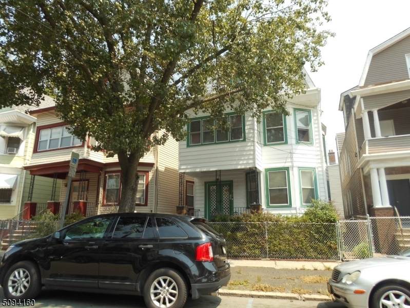95 Hopkins Pl - Photo 1