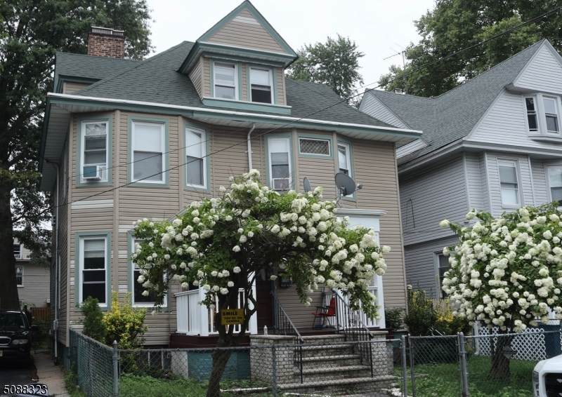 148 N Essex Ave - Photo 1