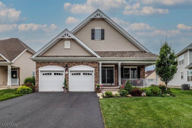 17 Bellis Cir - Photo 1