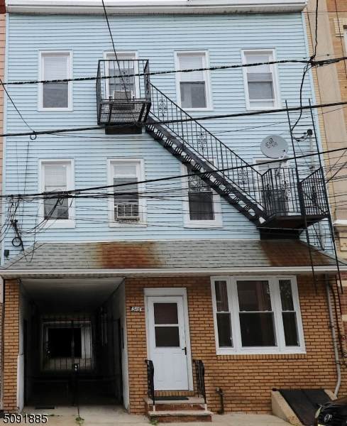 316 E Kinney St - Photo 1